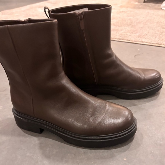 Women’s Vince Arabel Lug Sole Boot Brown Size 8 - Picture 6 of 7